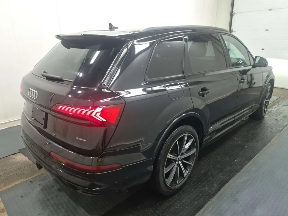 Audi Q7 2023 photo 3