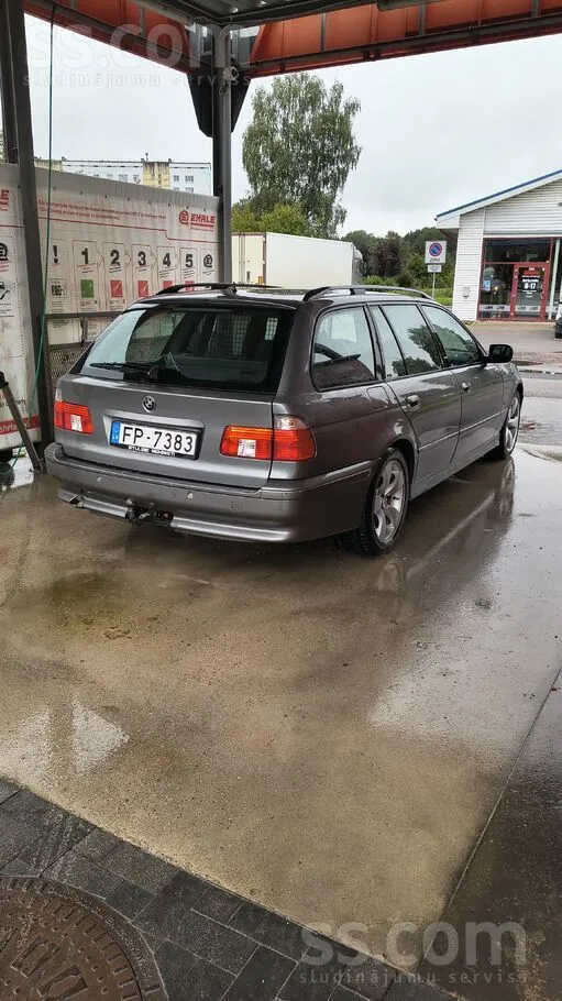 BMW E39 2002 photo 4