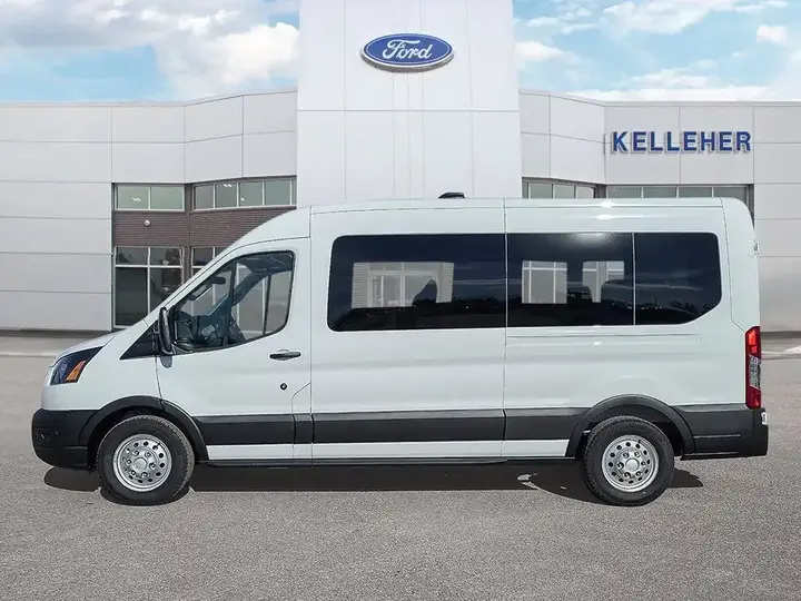 Ford Transit 2027 photo 2