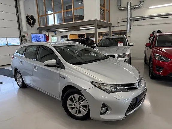 Toyota Auris 2013 photo 3