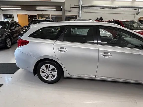 Toyota Auris 2013 photo 4