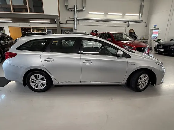 Toyota Auris 2013 photo 5