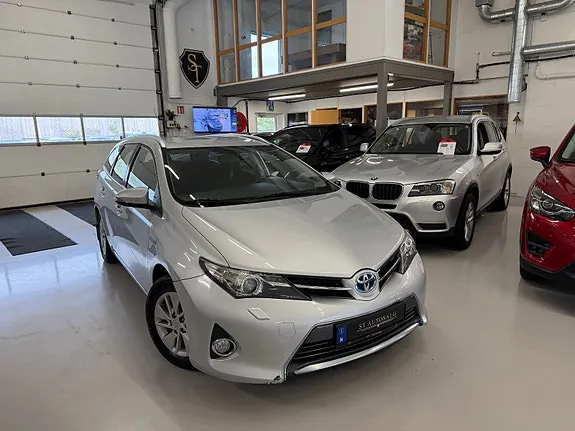 Toyota Auris 2013 photo 2