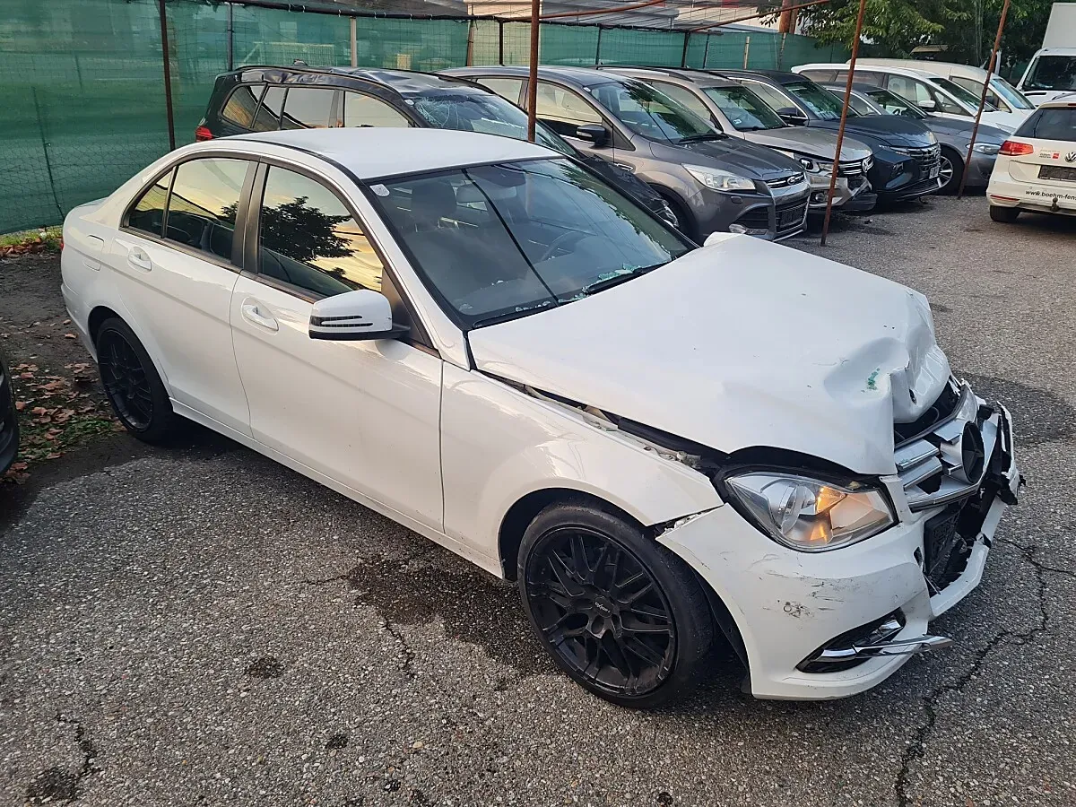 Mercedes-Benz C-Class 2012 photo 3