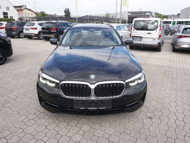 BMW 5 Series 2024 photo 2