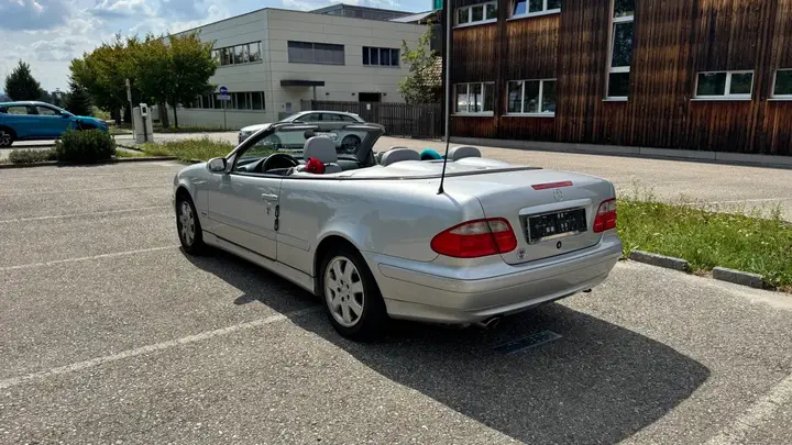 Mercedes-Benz Clk-Class 2000 photo 3
