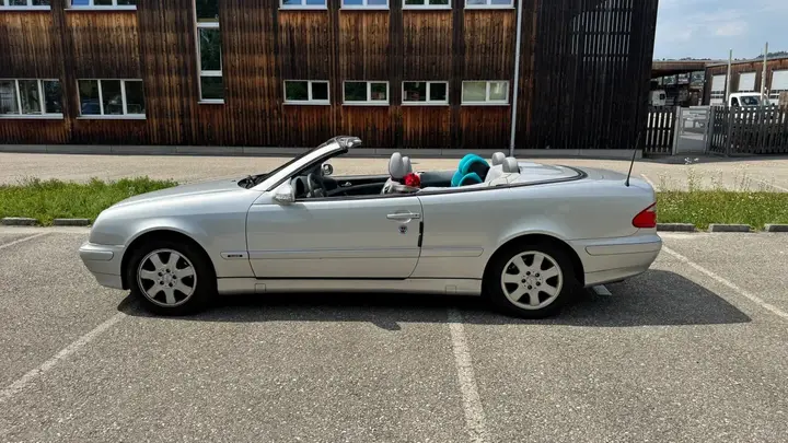Mercedes-Benz Clk-Class 2000 photo 2