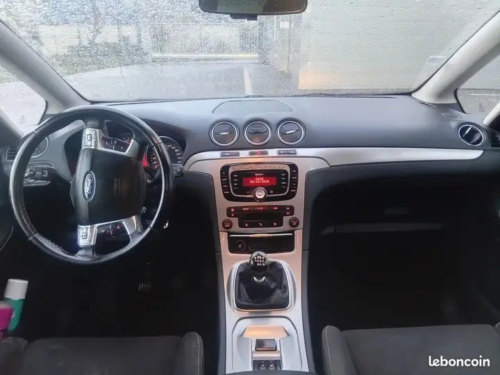 Ford S-Max 2011 photo 2