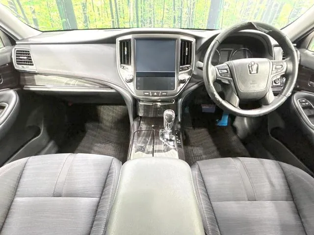 Toyota Crown Athlete Hybrid 2016 photo 2