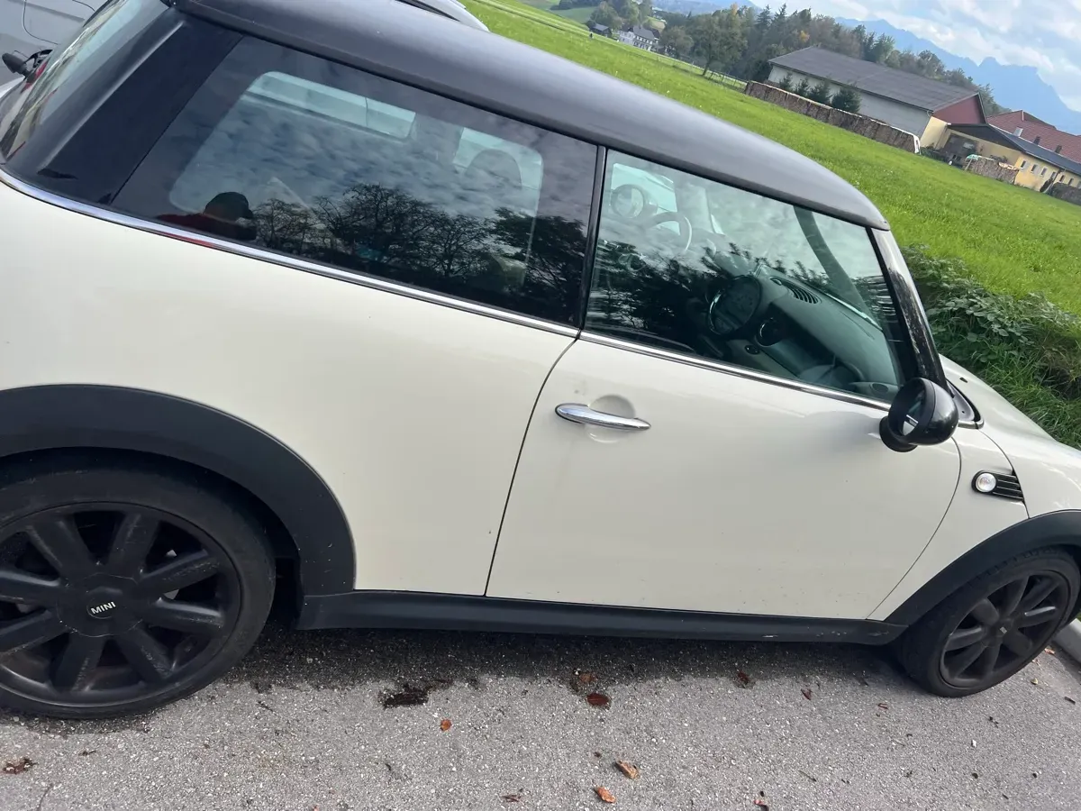 Mini Cooper 2010 photo 2