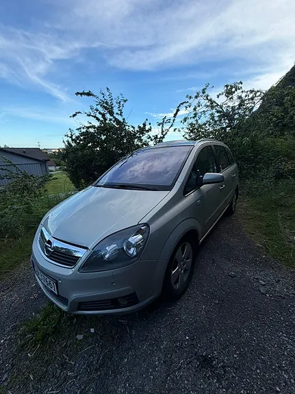 Opel Zafira 2007 photo 2