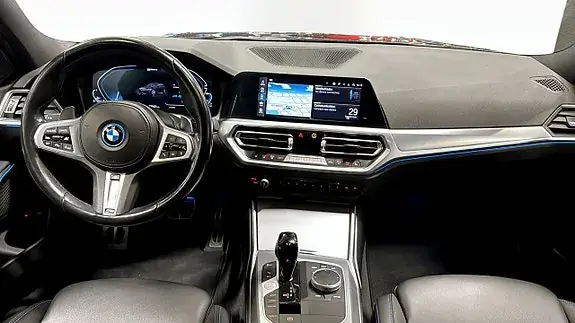 BMW 330E 2022 photo 4