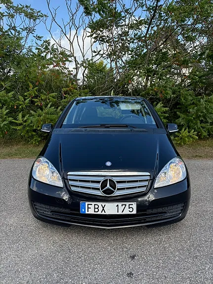 Mercedes-Benz A160 2012 photo 2