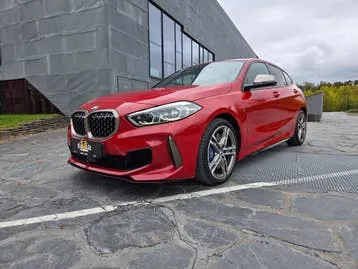 BMW 1 Series 2021 photo 2