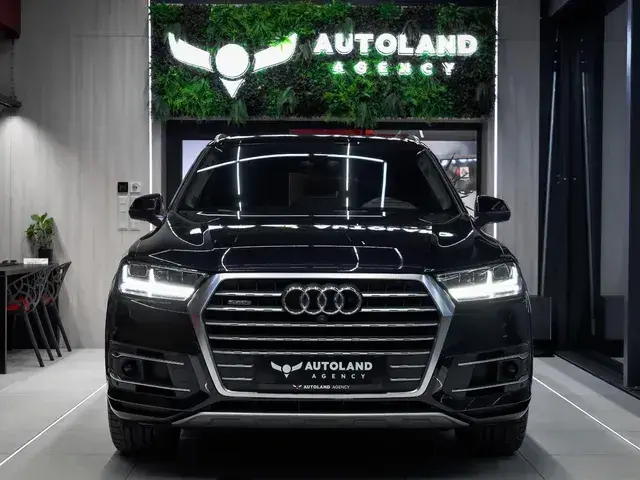 Audi Q7 2017 photo 2