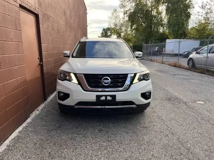 Nissan Pathfinder 2018 photo 2