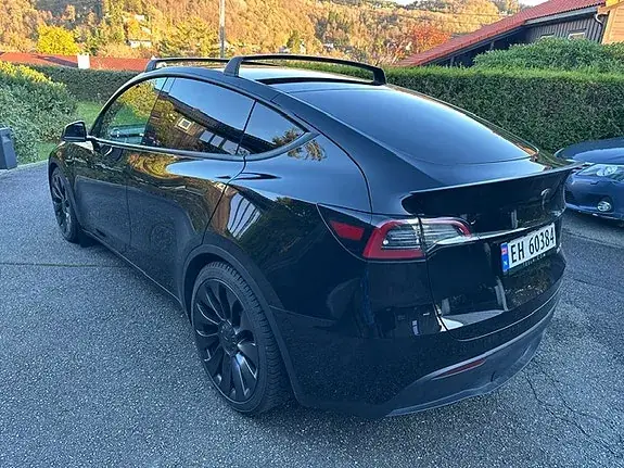 Tesla Model Y 2024 photo 5