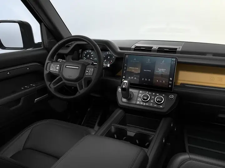Land Rover Defender photo 4