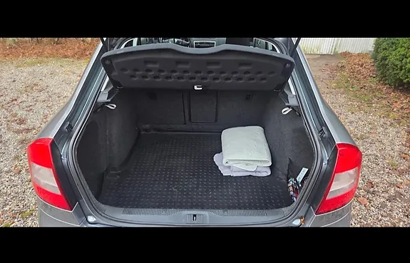 Skoda Octavia 2012 photo 3