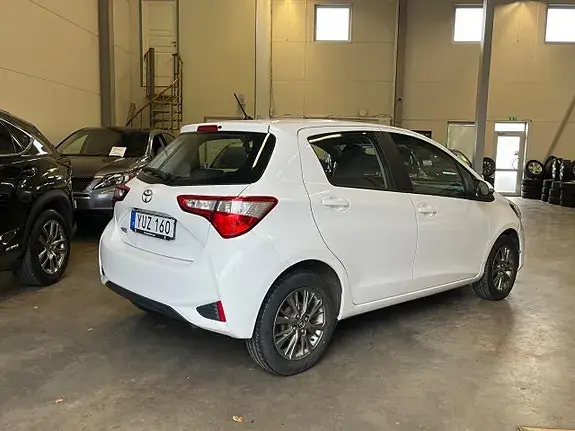 Toyota Yaris 2017 photo 3