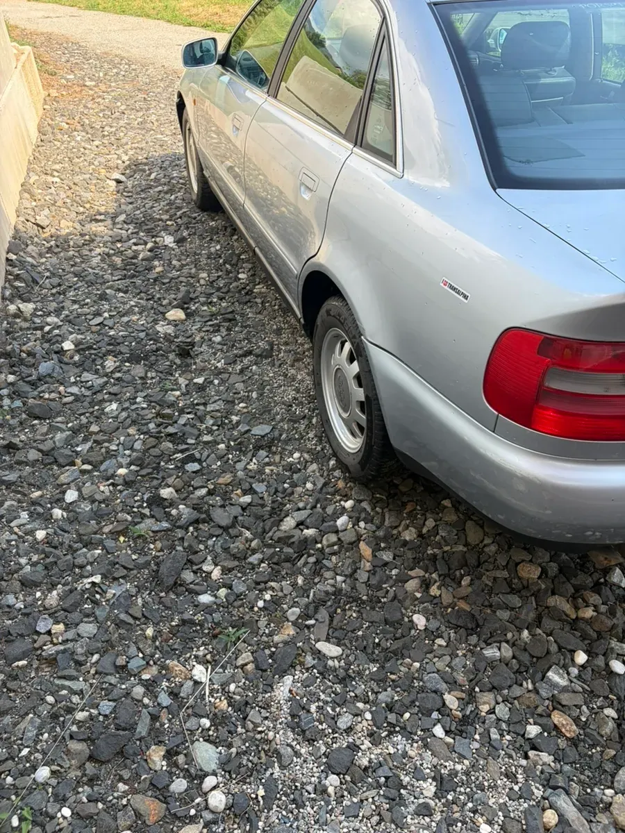 Audi A4 1998 photo 3