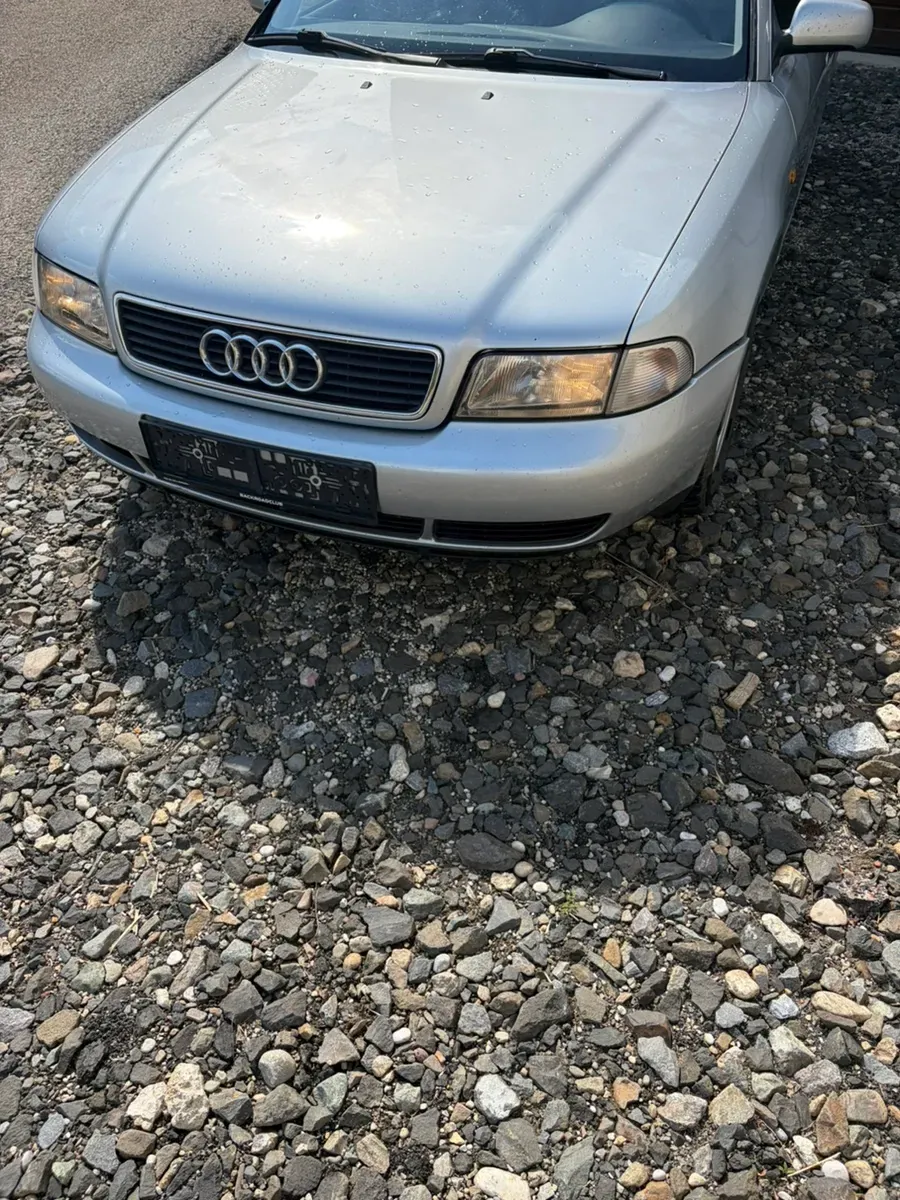 Audi A4 1998 photo 2