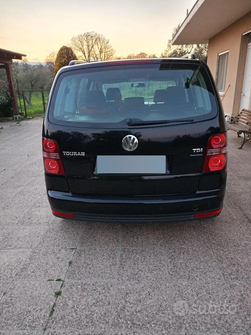 Volkswagen Touran 2008 photo 4