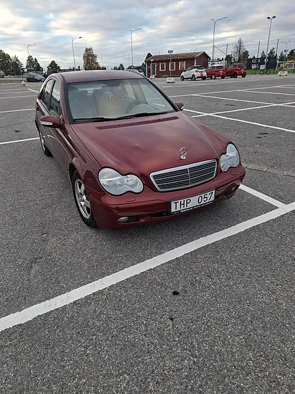 Mercedes-Benz C200