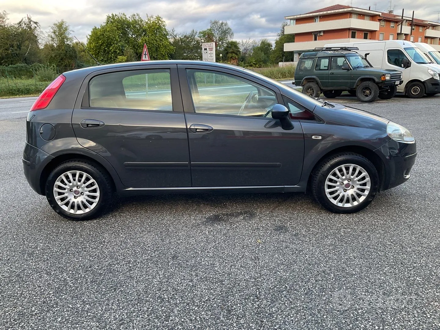 Fiat Grande Punto 2009 photo 5