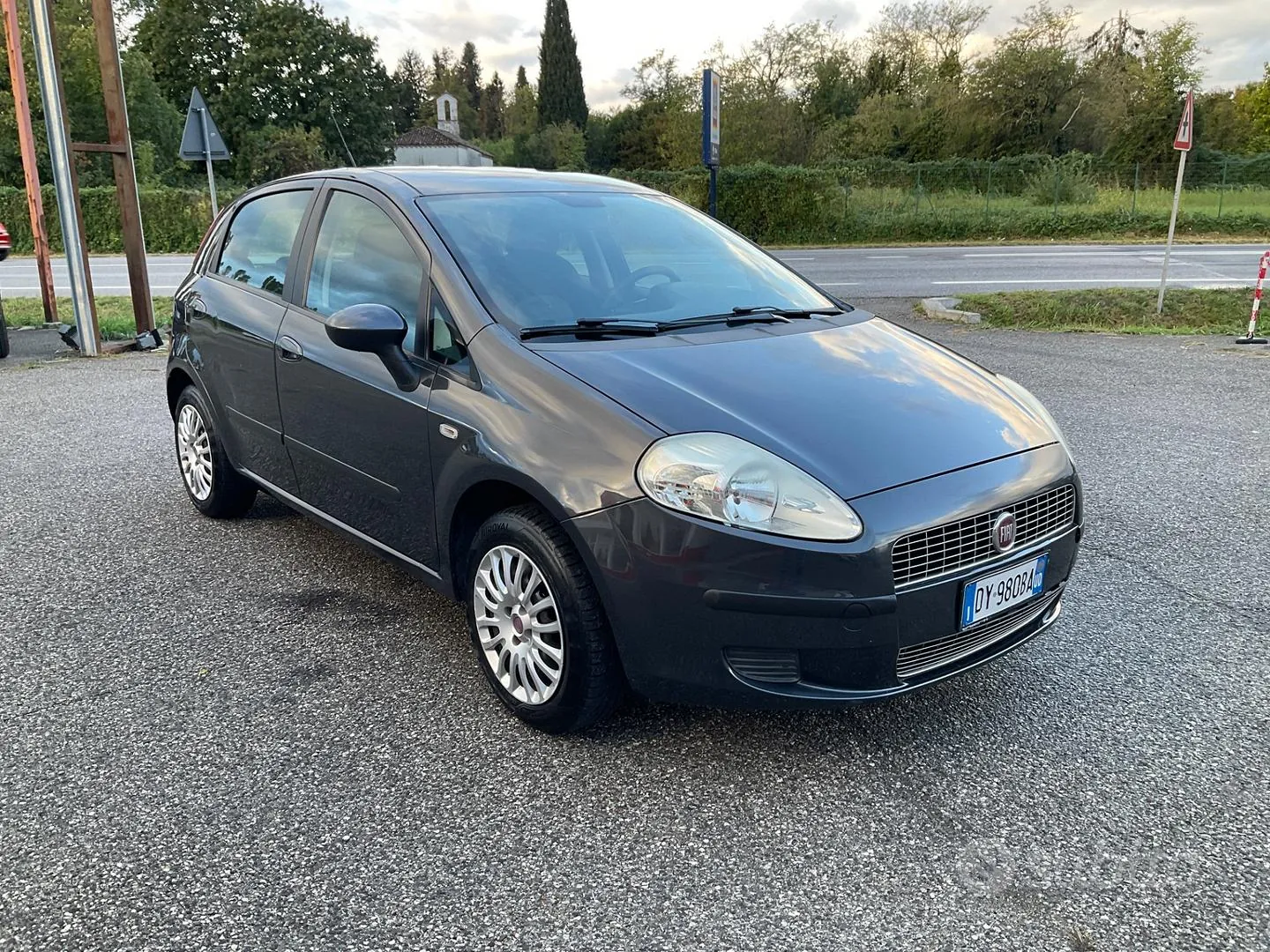 Fiat Grande Punto 2009 photo 4