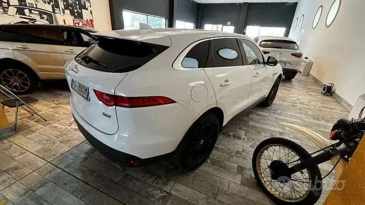 Jaguar F-Pace 2016 photo 5