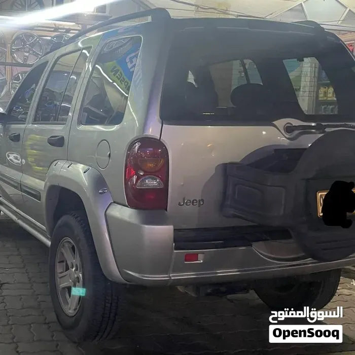 Jeep Cherokee 2005 photo 4