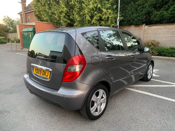 Mercedes-Benz A-Class 2009 photo 4