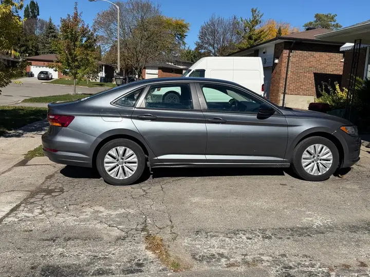 Volkswagen Jetta 2019 photo 2