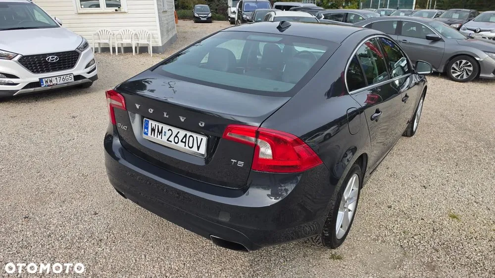 Volvo S60 2015 photo 4