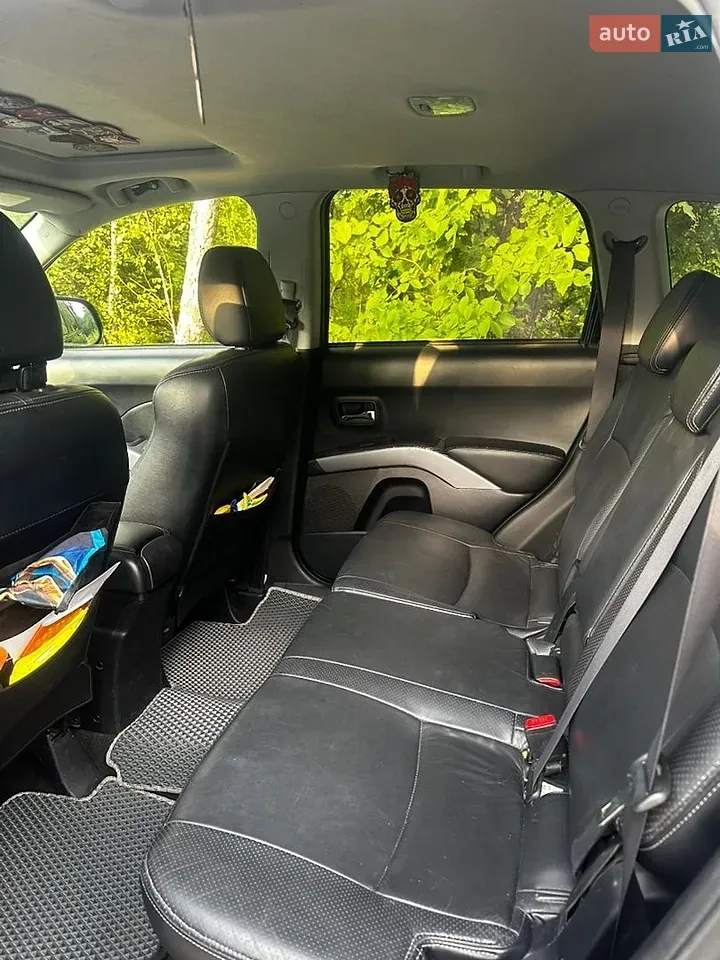 Peugeot 4007 2008 photo 4