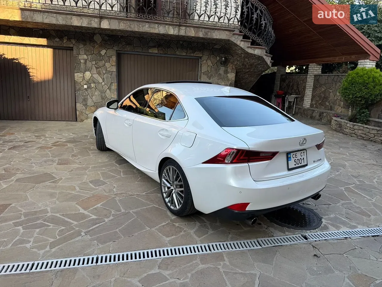 Lexus Is 2016 photo 3