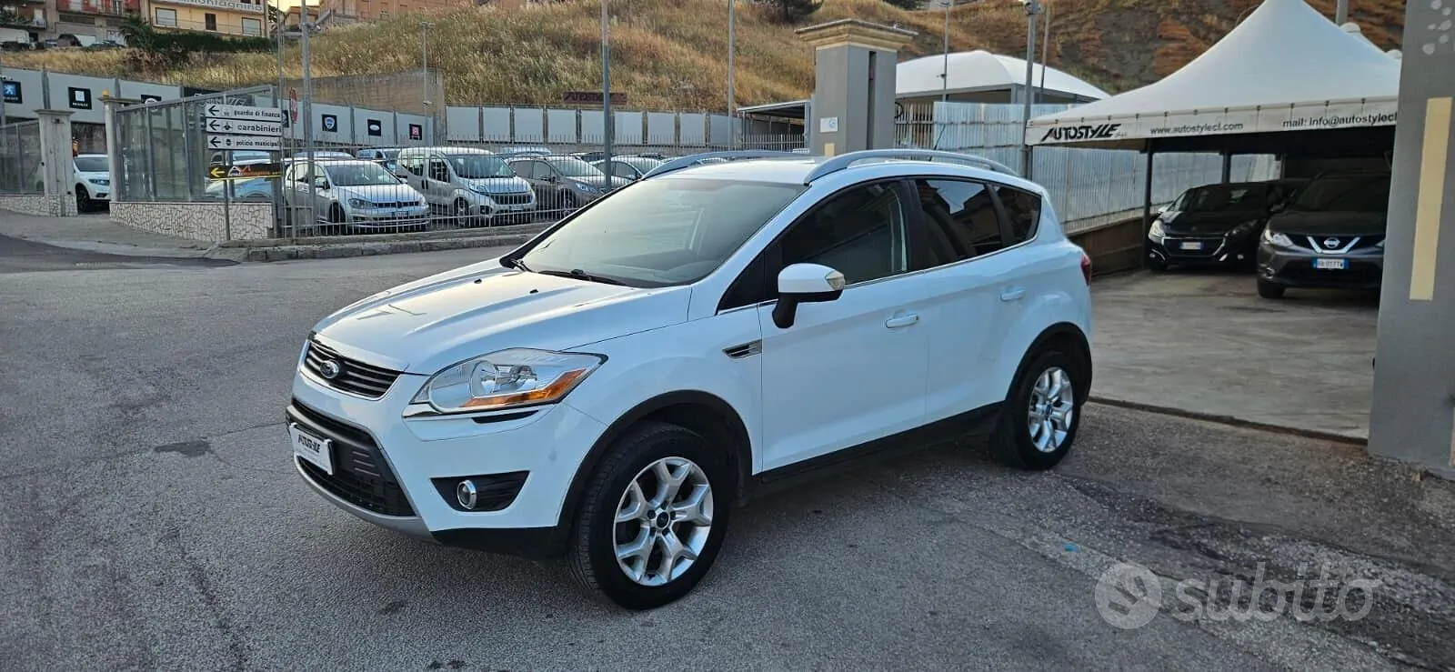 Ford Kuga 2012 photo 3