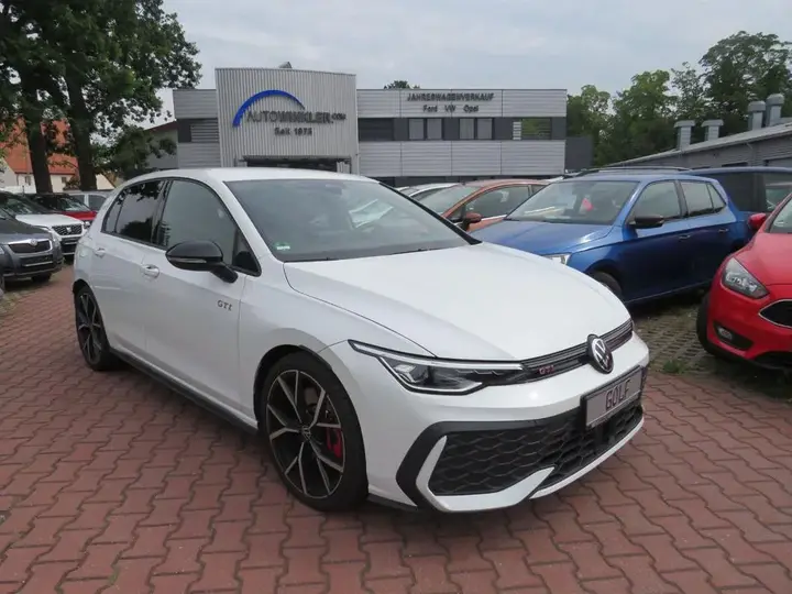Volkswagen Golf Viii