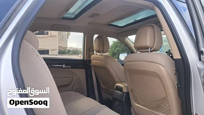Kia Sorento 2012 photo 2