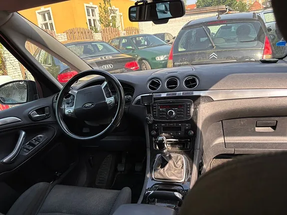 Ford S-Max 2010 photo 2