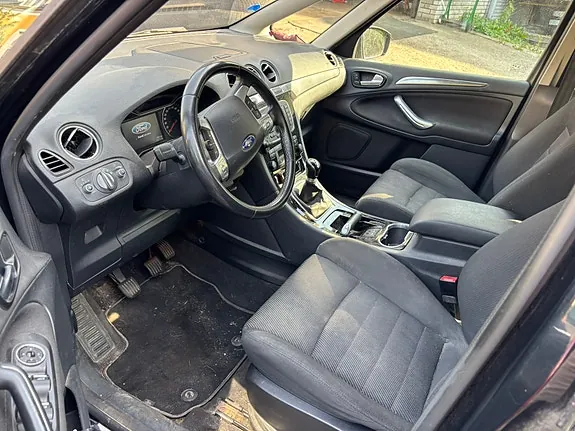 Ford S-Max 2010 photo 4