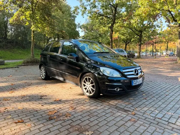Mercedes-Benz B 180D