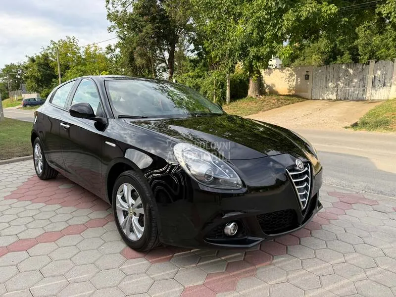 Alfa Romeo Giulietta 2014 photo 4