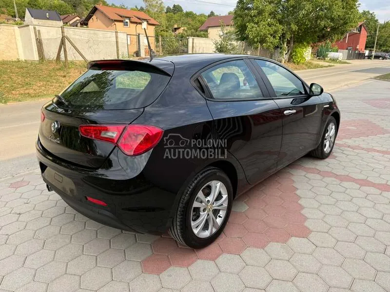 Alfa Romeo Giulietta 2014 photo 5