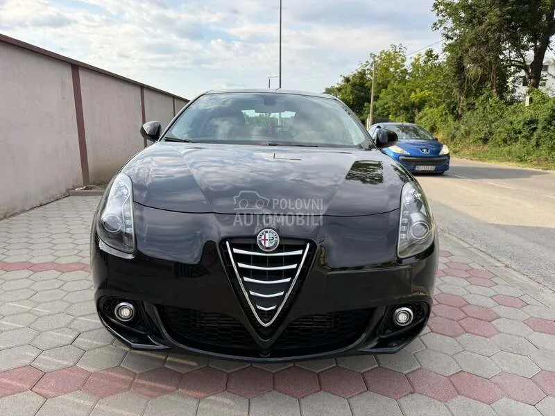 Alfa Romeo Giulietta 2014 photo 3