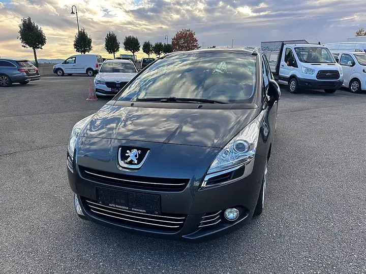 Peugeot 5008 2010 photo 2