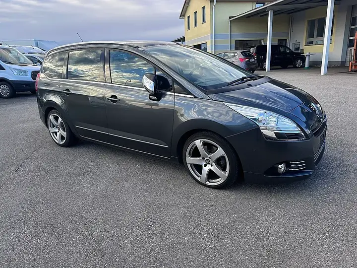 Peugeot 5008 2010 photo 3