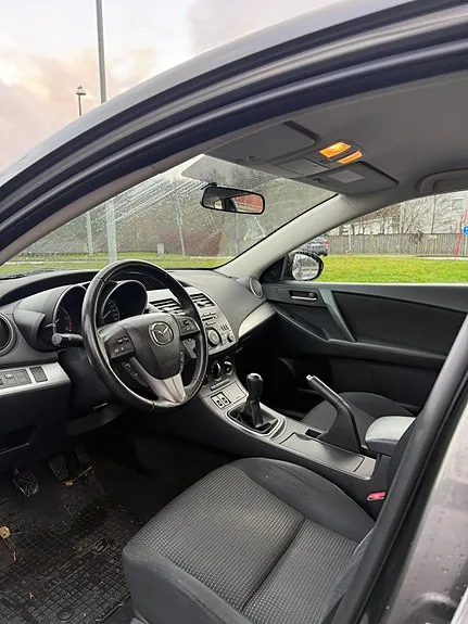 Mazda 3 2011 photo 4