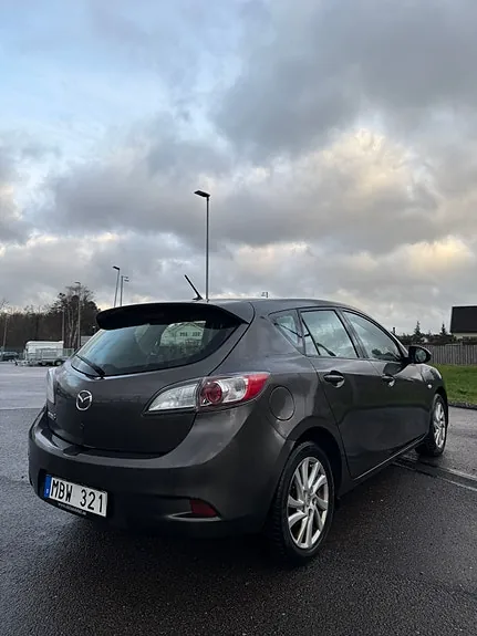 Mazda 3 2011 photo 2